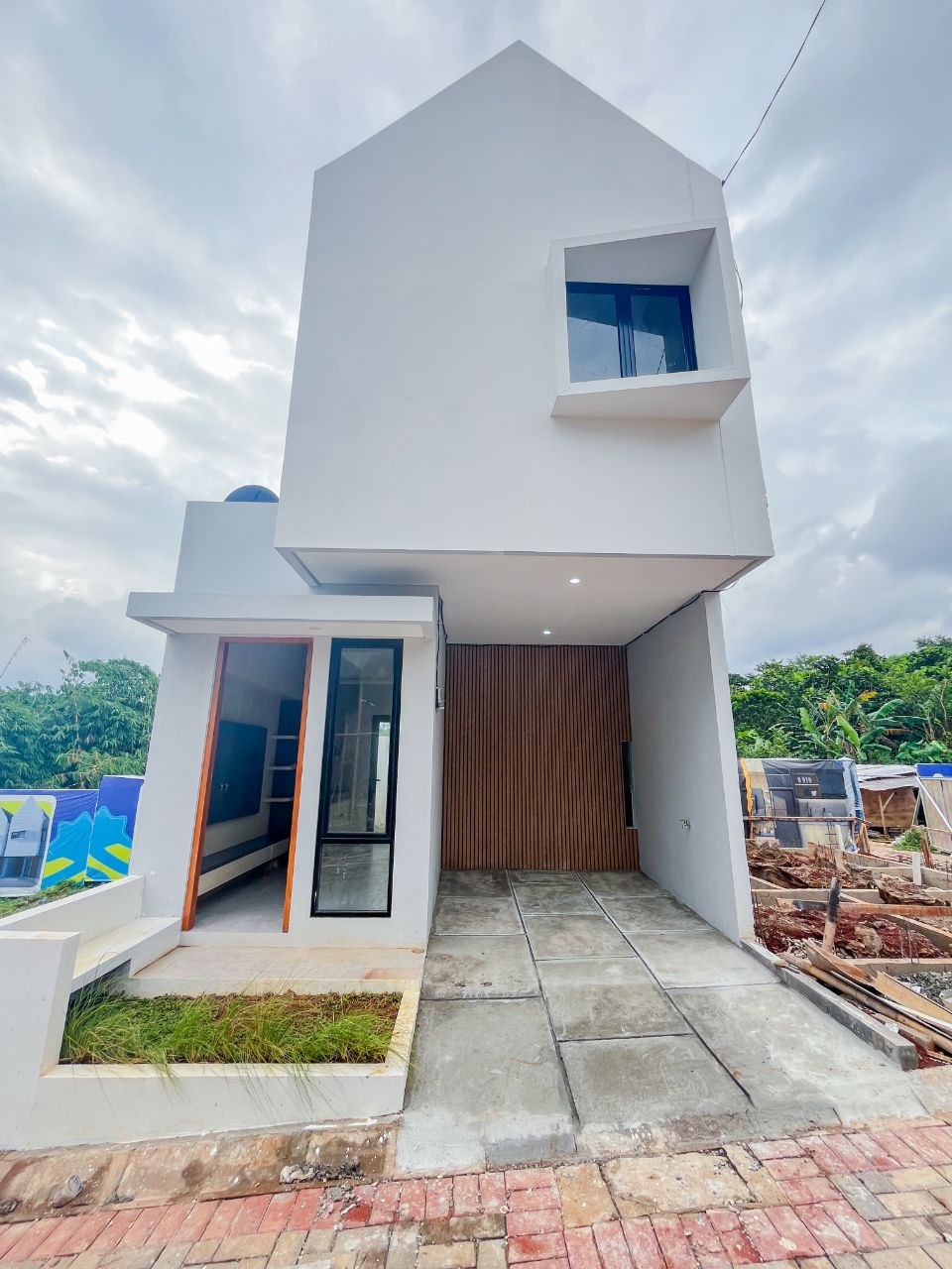 RUMAH MODERN 2 LANTAI